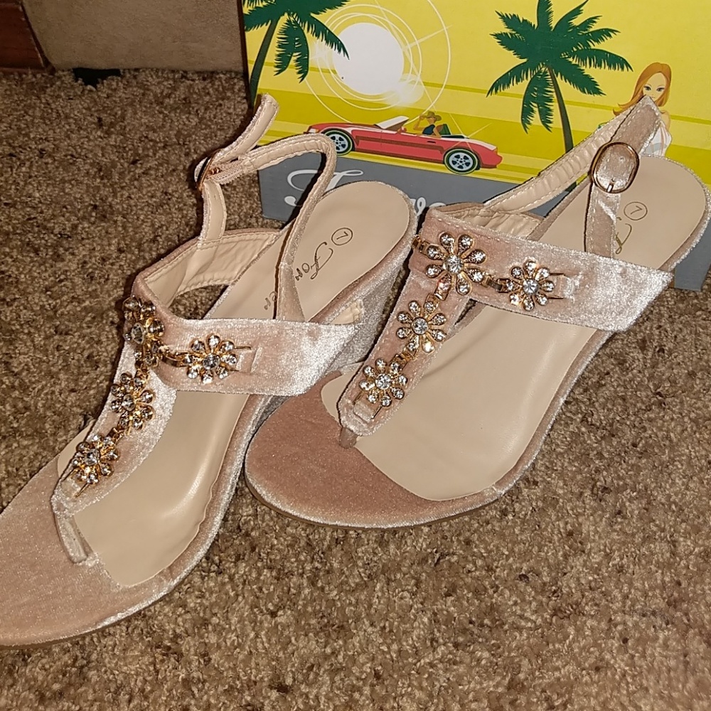 New cream wedges